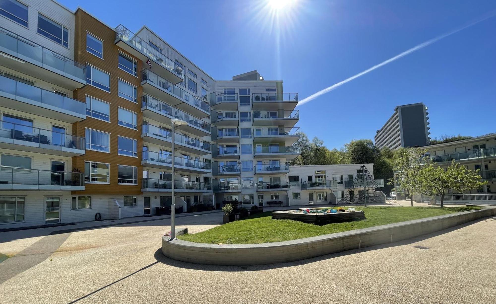 3 Sleeping Rooms For 82M2 Which Direct Traffic To Airport And City Center Bergen Exterior photo
