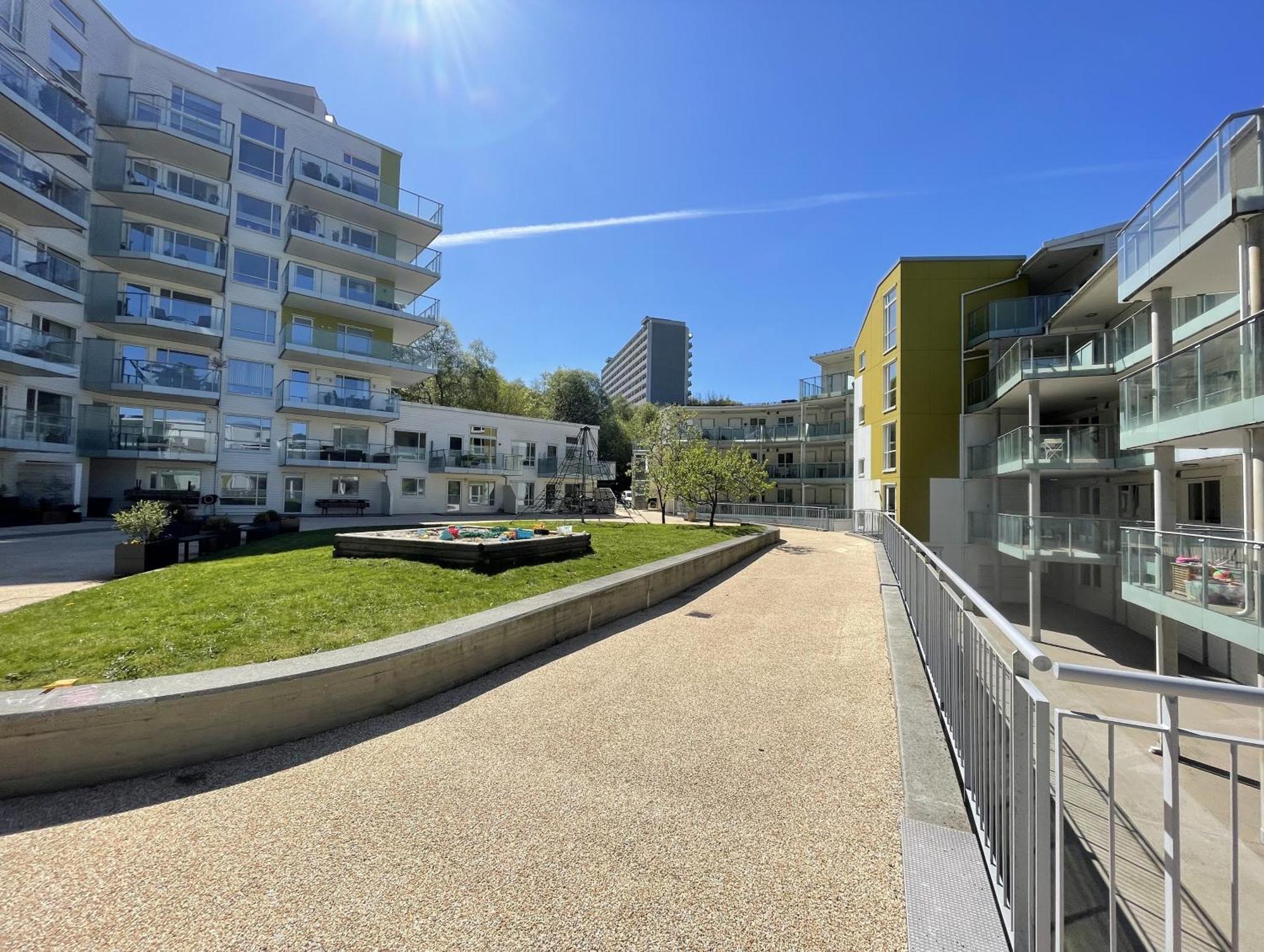 3 Sleeping Rooms For 82M2 Which Direct Traffic To Airport And City Center Bergen Exterior photo